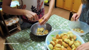 cookery tours Abruzzo sweet peaches recipe